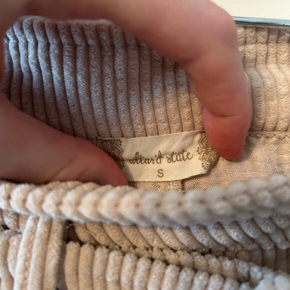 Altar’d State High Rise Belted Corduroy Shorts Tan S - Picture 2 of 3